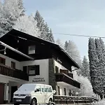 Gaestehaus Kaiserblick 住宿加早餐酒店 巴德小基希海姆