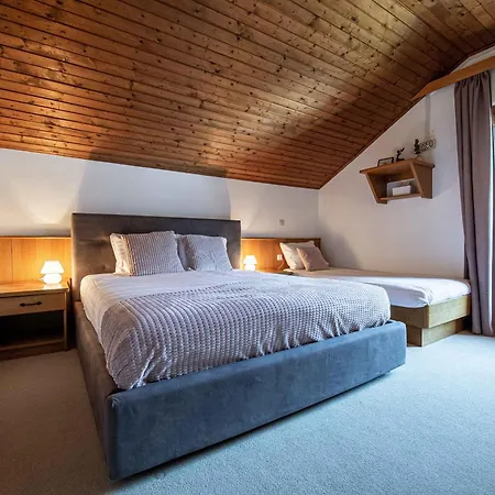 Gaestehaus Kaiserblick Bed & Breakfast 3*