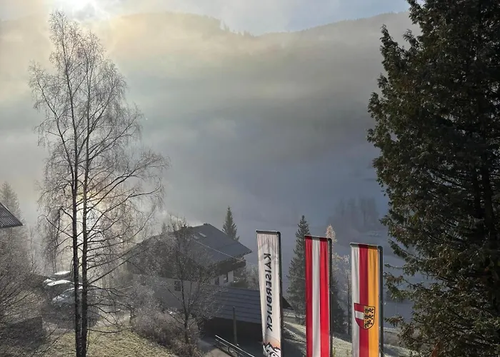 Gaestehaus Kaiserblick Bed & Breakfast 3*